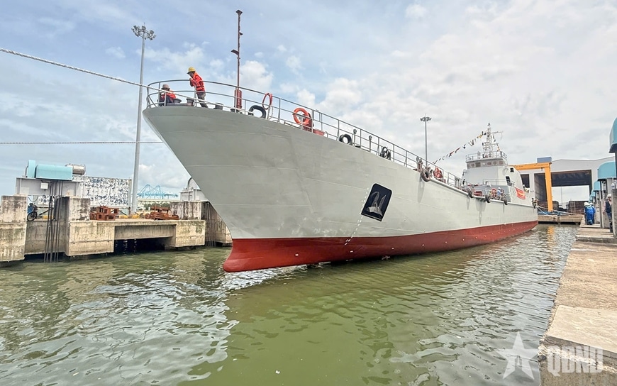 Vietnam VDC-01 landing ship
